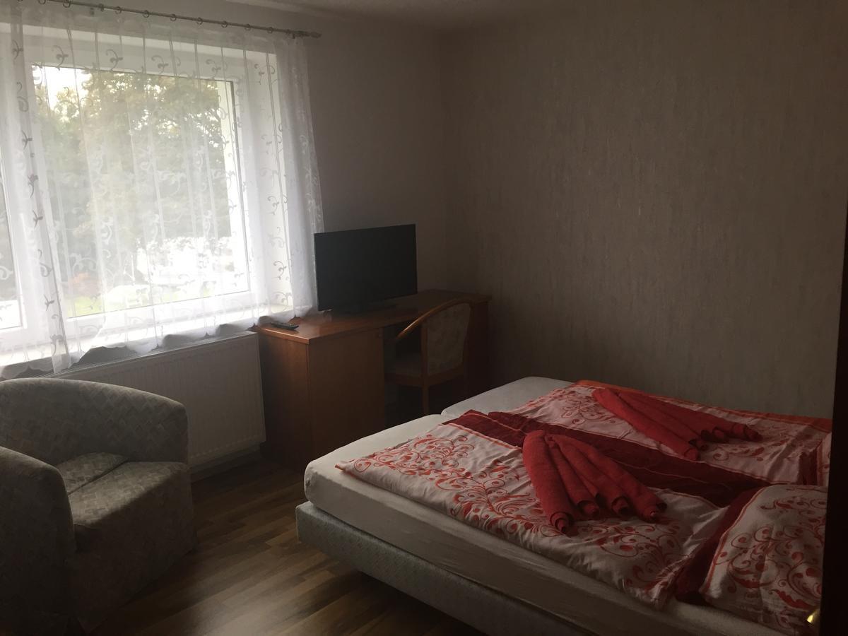 Hotel Restaurant Hohe Tanne Grossbreitenbach Exteriör bild