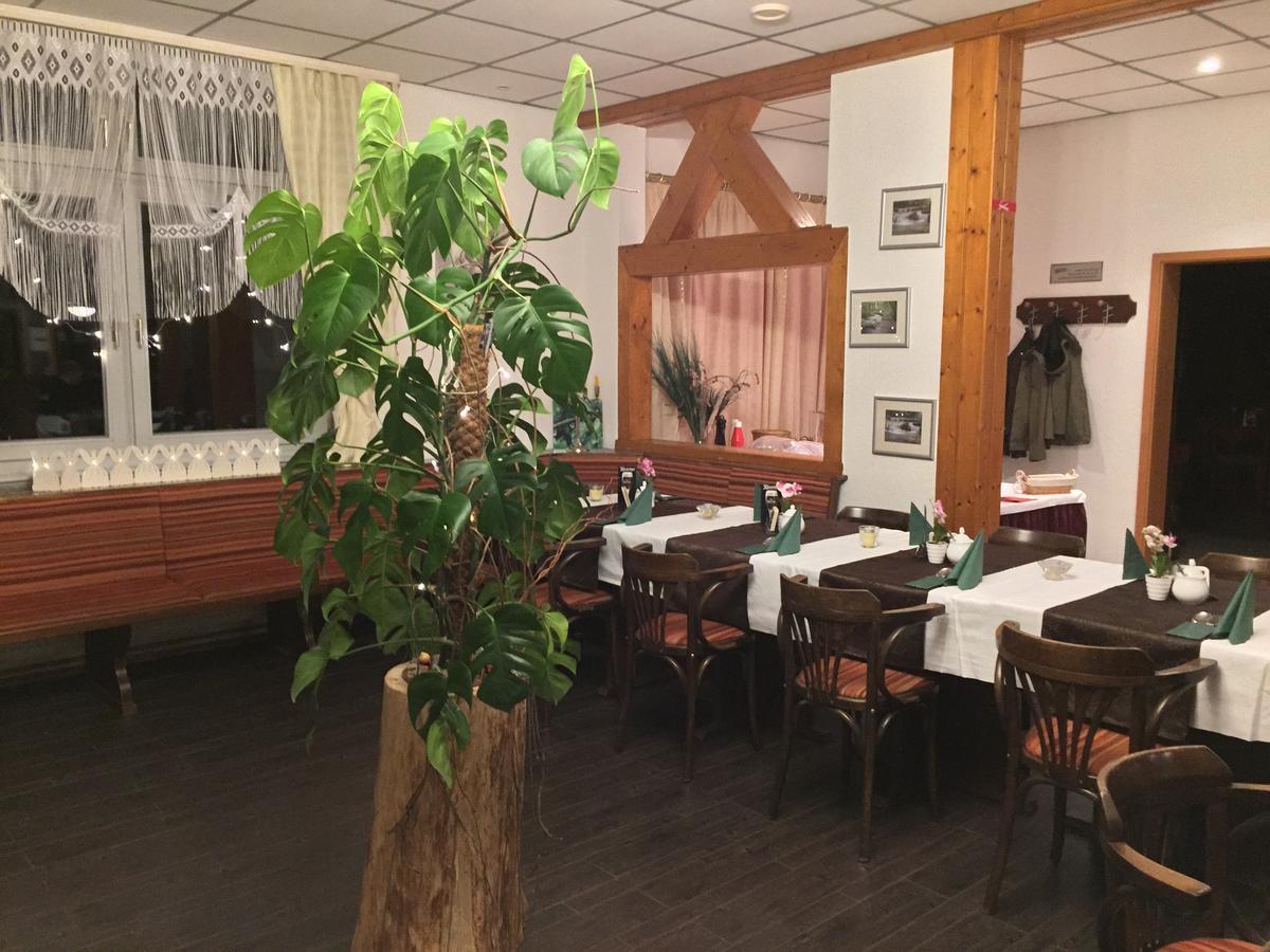 Hotel Restaurant Hohe Tanne Grossbreitenbach Exteriör bild