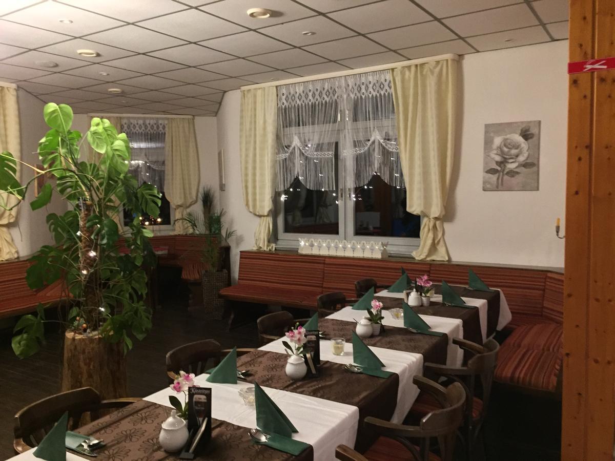 Hotel Restaurant Hohe Tanne Grossbreitenbach Exteriör bild