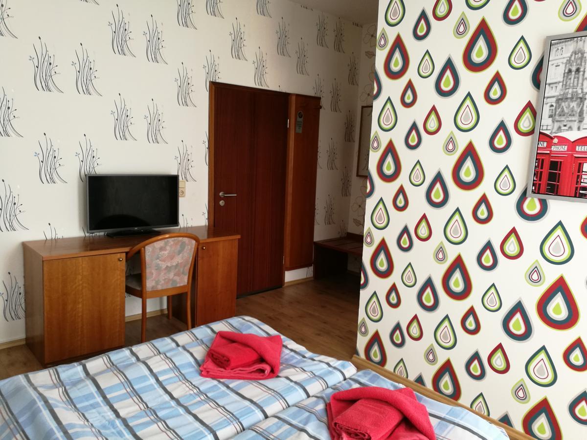 Hotel Restaurant Hohe Tanne Grossbreitenbach Exteriör bild