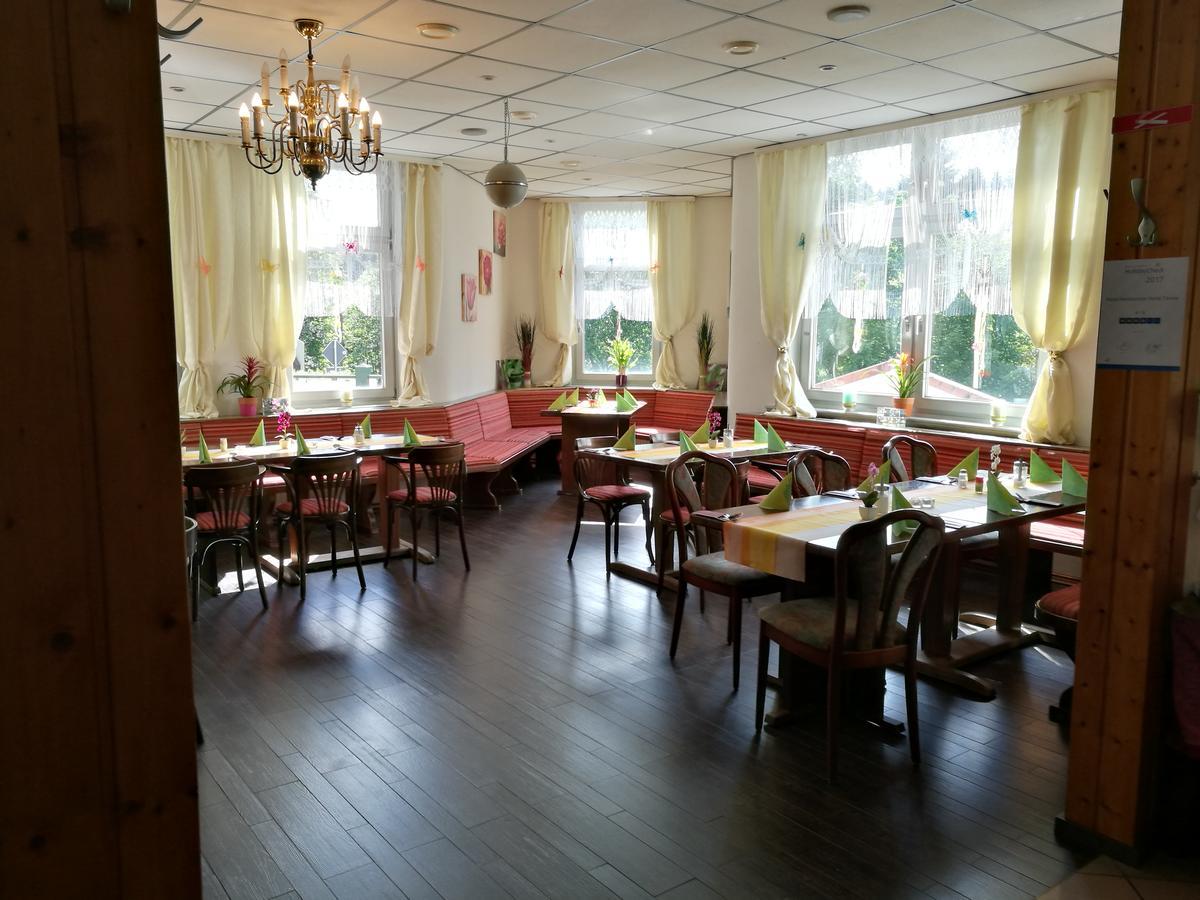 Hotel Restaurant Hohe Tanne Grossbreitenbach Exteriör bild